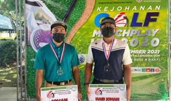 Dua atlit golf dari FTKEE berjaya mengharumkan nama universiti di Temasya Sukan Universiti Kebangsaan (SukIPT) 2021