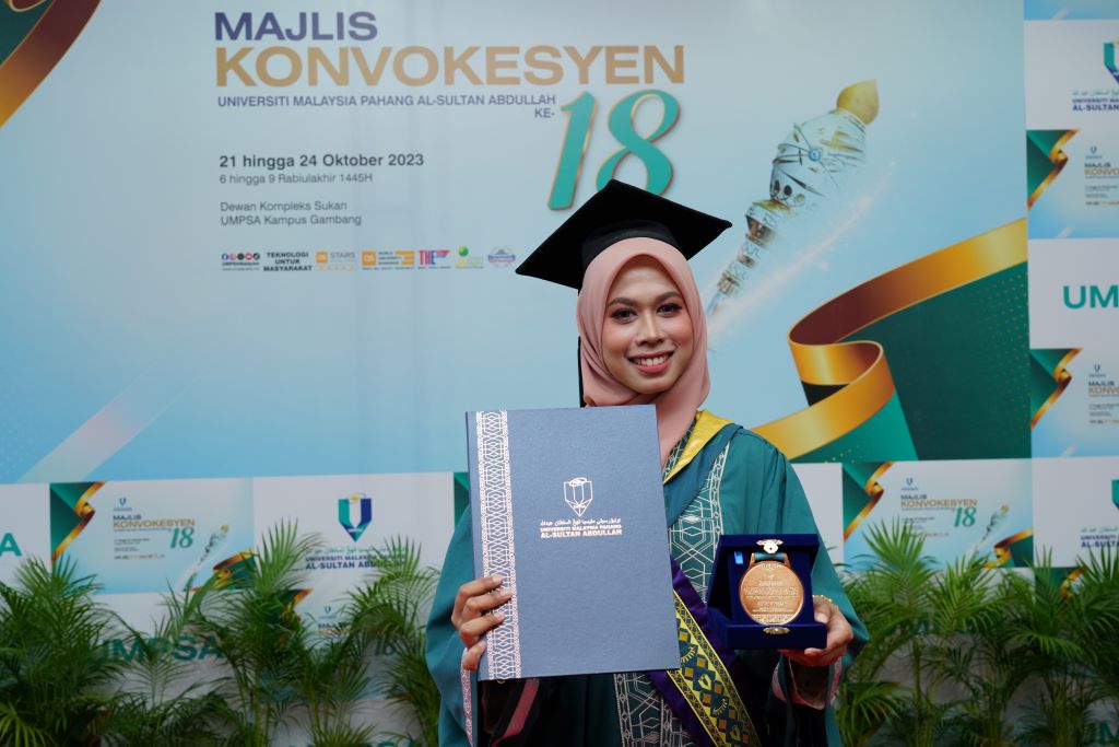 Anugerah Kecemerlangan Telekom Malaysia Berhad milik Nur Aishah Baharudin